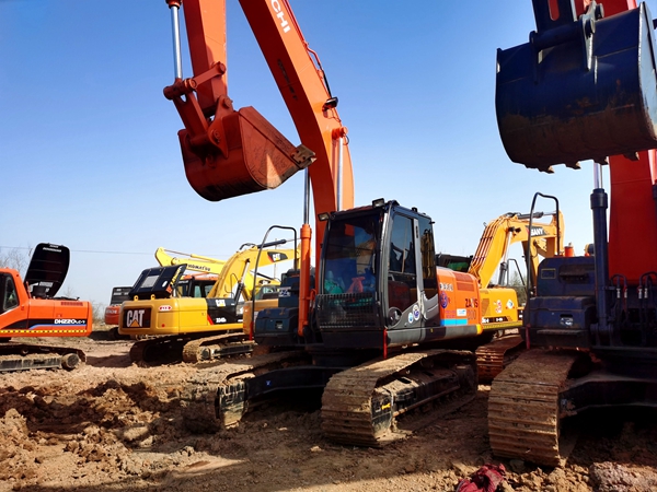 Hitachi ZX200-3 excavator