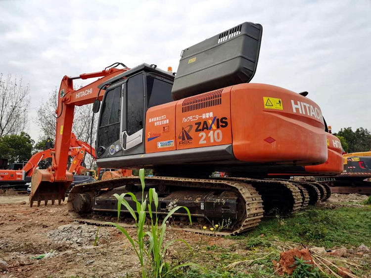Hitachi ZX210-3 excavator