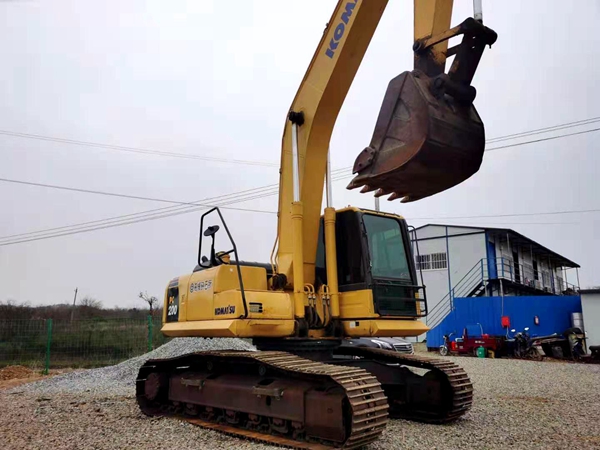 Komatsu PC200-8 excavator