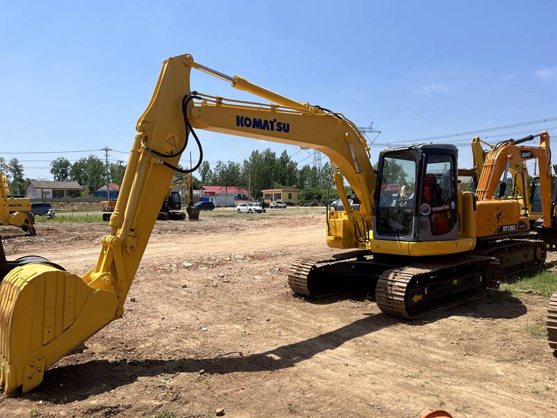 Komatsu PC128 excavator