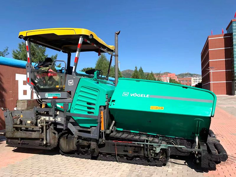 Vogele 1600-3 asphalt paver