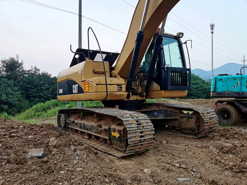 Caterpillar CAT320D excavator
