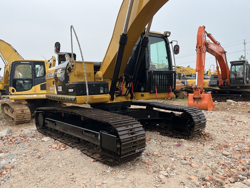 Caterpillar CAT320D excavator