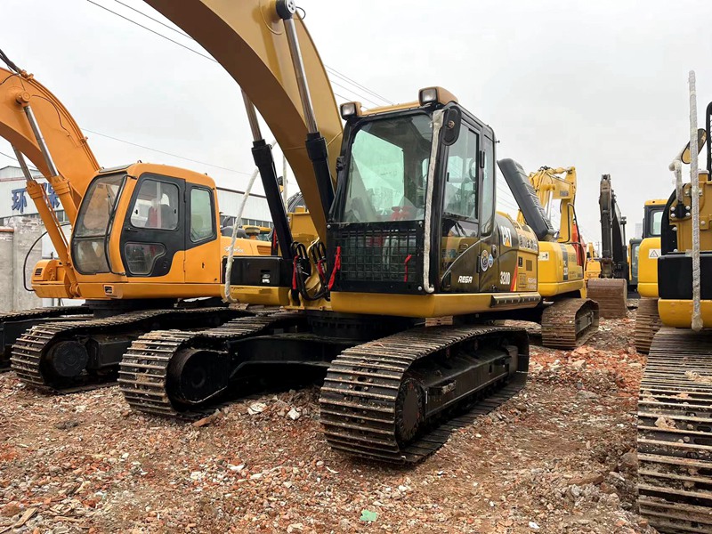 Caterpillar CAT320D excavator