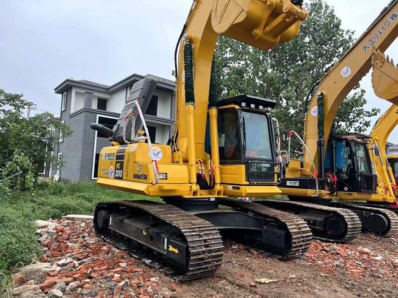 Komatsu PC200-8N1 excavadora
