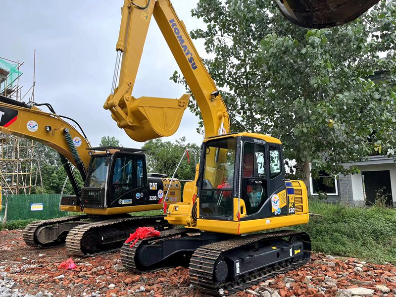 Komatsu PC130-7 excavator