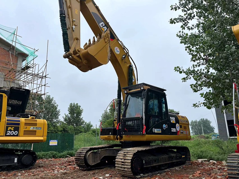 Caterpillar CAT3202L excavator