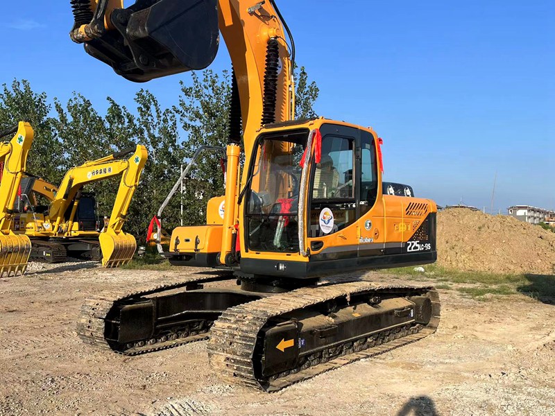 Hyundai R225-9S excavator