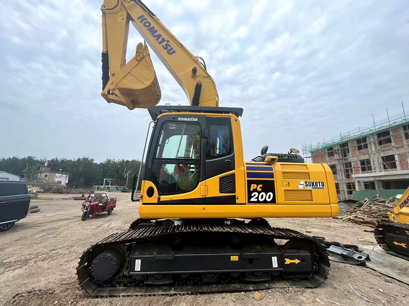 Komatsu PC200-8N1 excavator