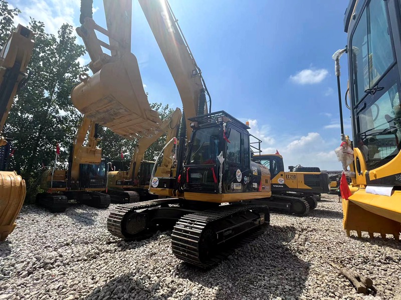 Caterpillar CAT320D2L excavator