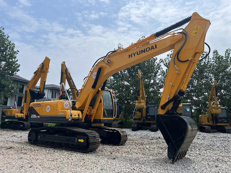 Hyundai R220-9S excavator