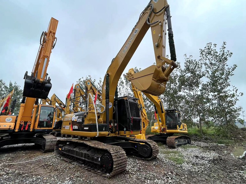 Caterpillar CAT323D2L excavator