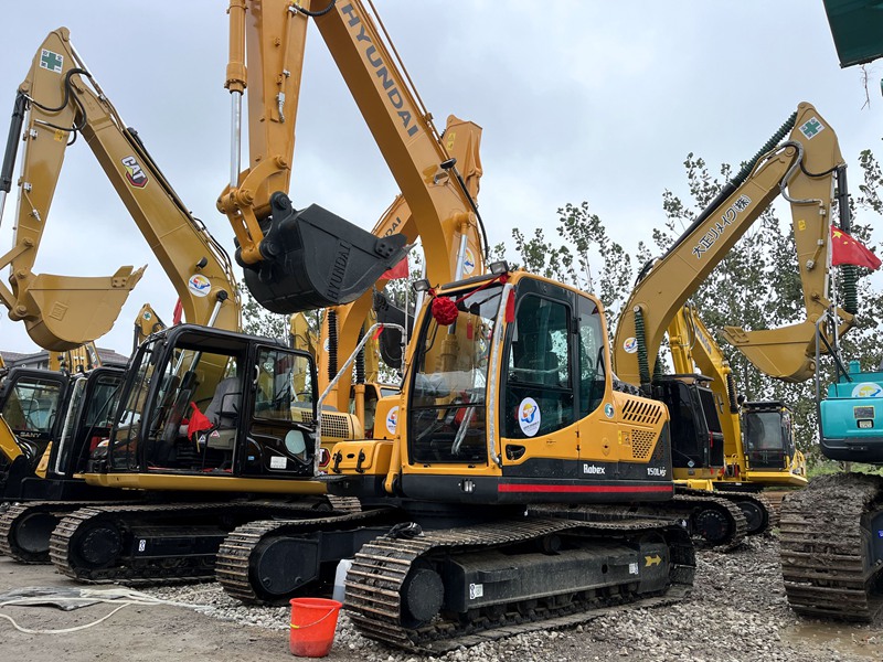 Hyundai R150-9 excavator