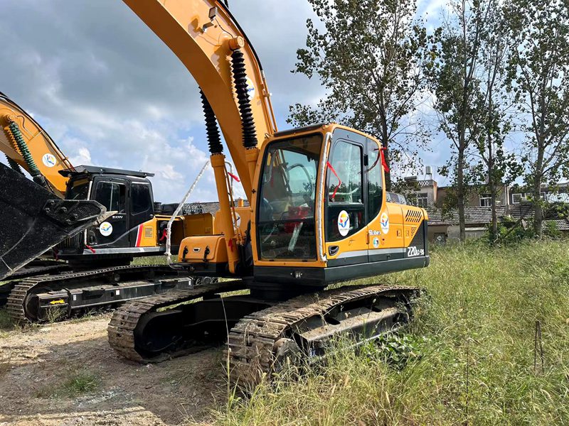 Hyundai R220-9S excavator