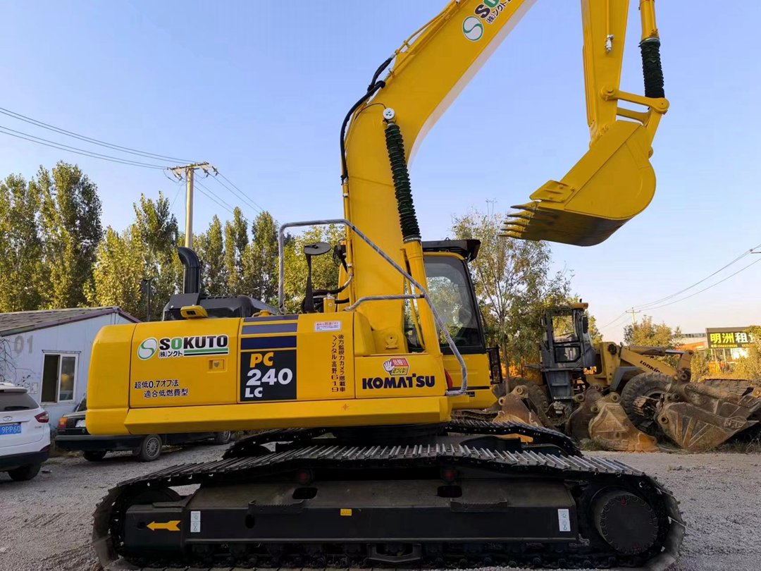 Komatsu PC240-8 excavator