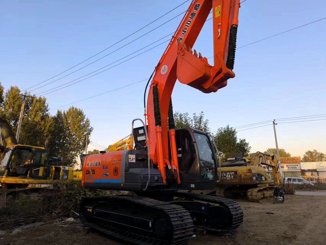 Hitachi ZX200 EXCAVATOR