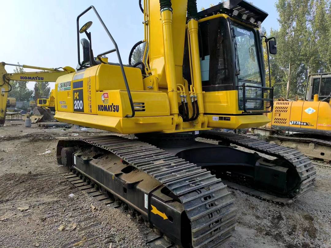 Komatsu PC200-8N1 excavator