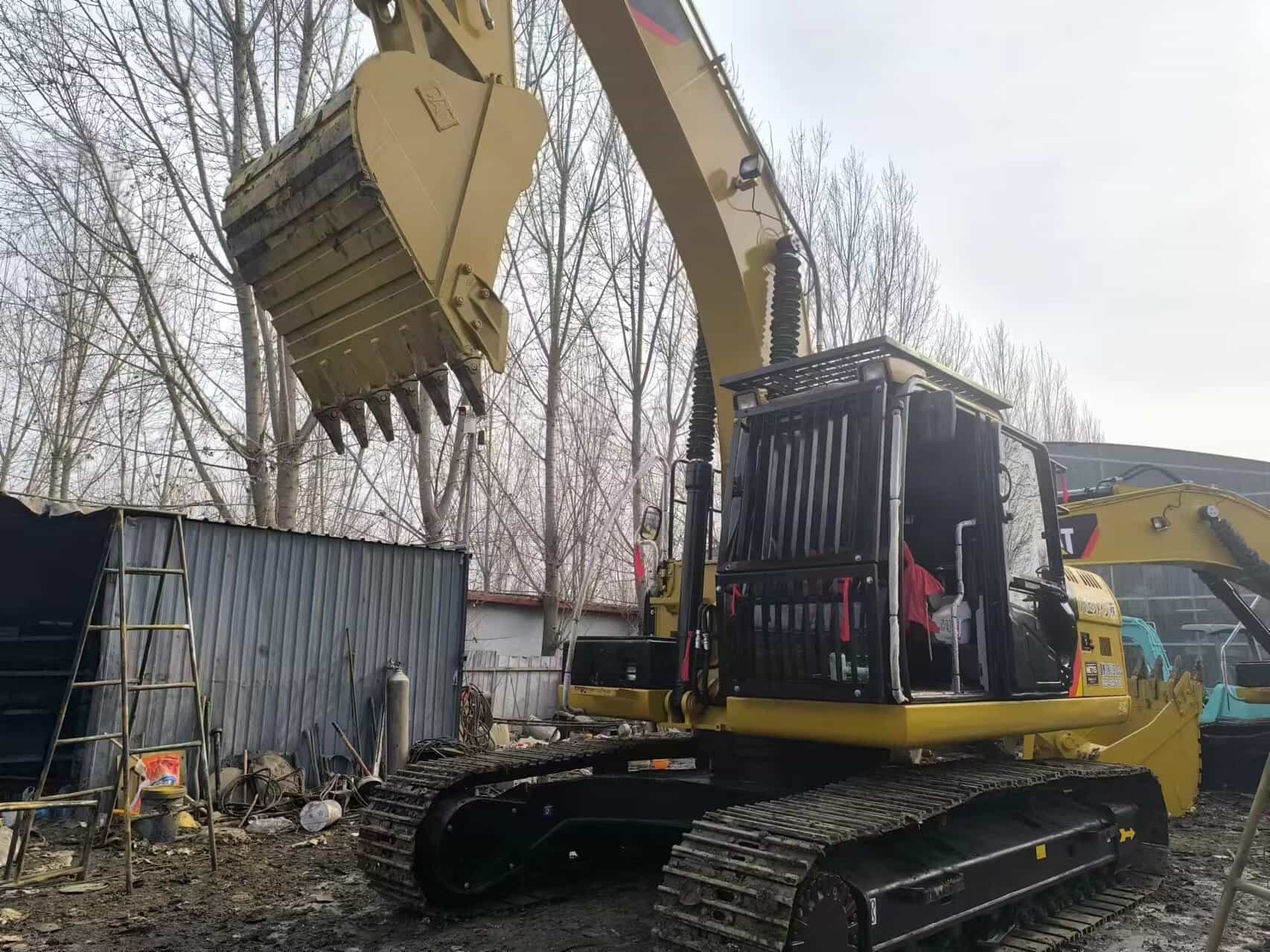 Caterpillar 323D2L