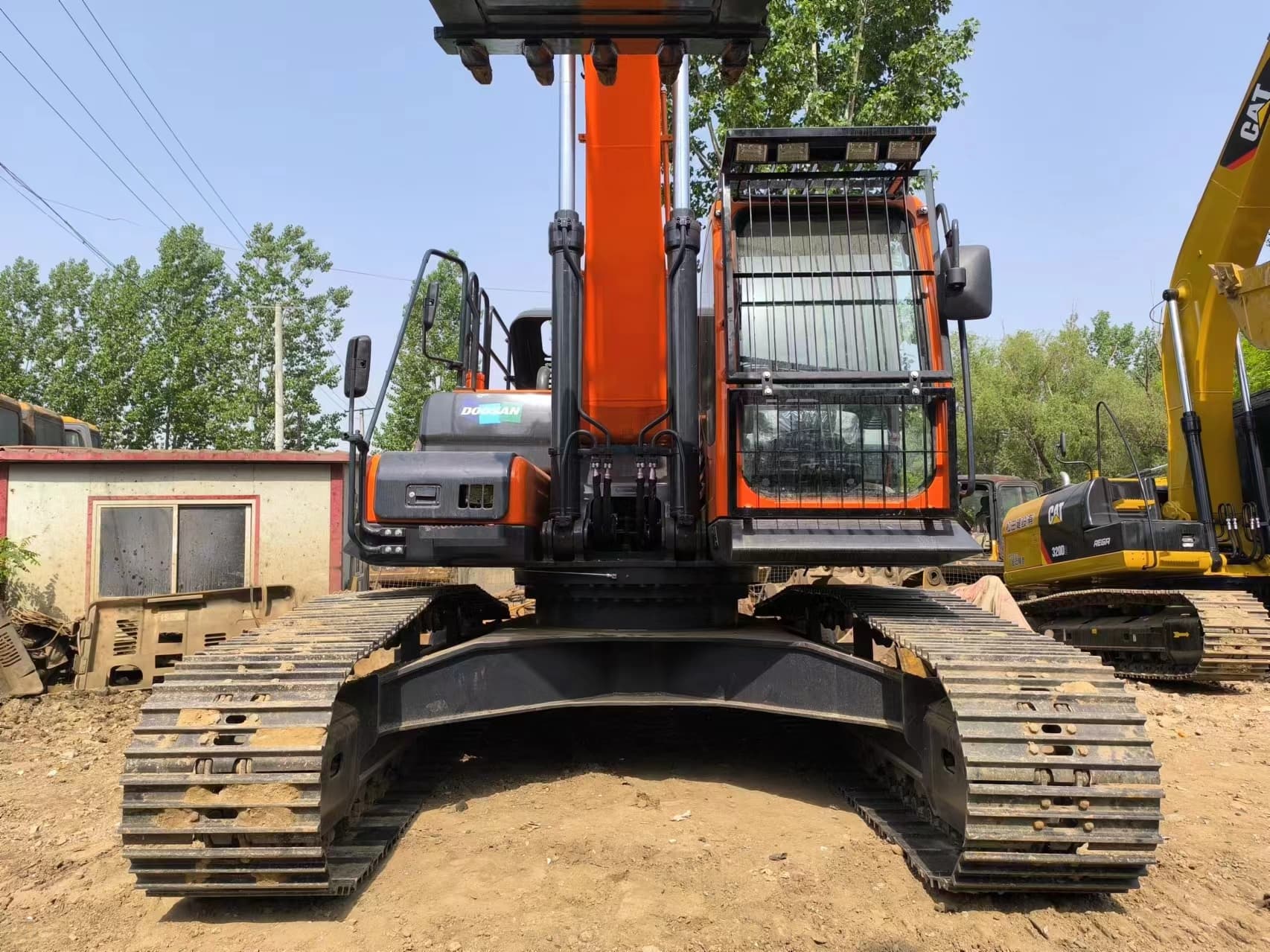 Doosan DX225