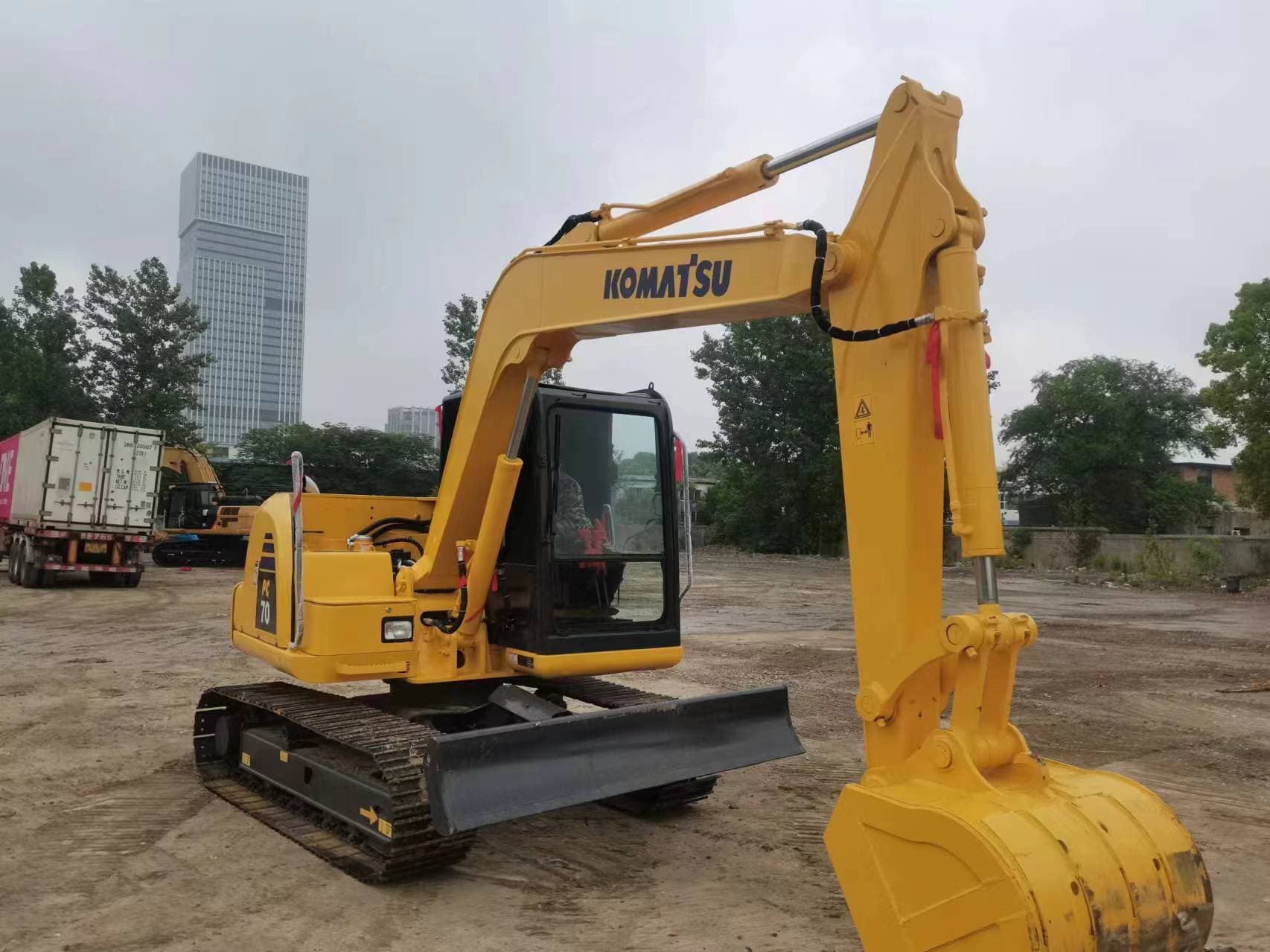 Komatsu  PC70-8