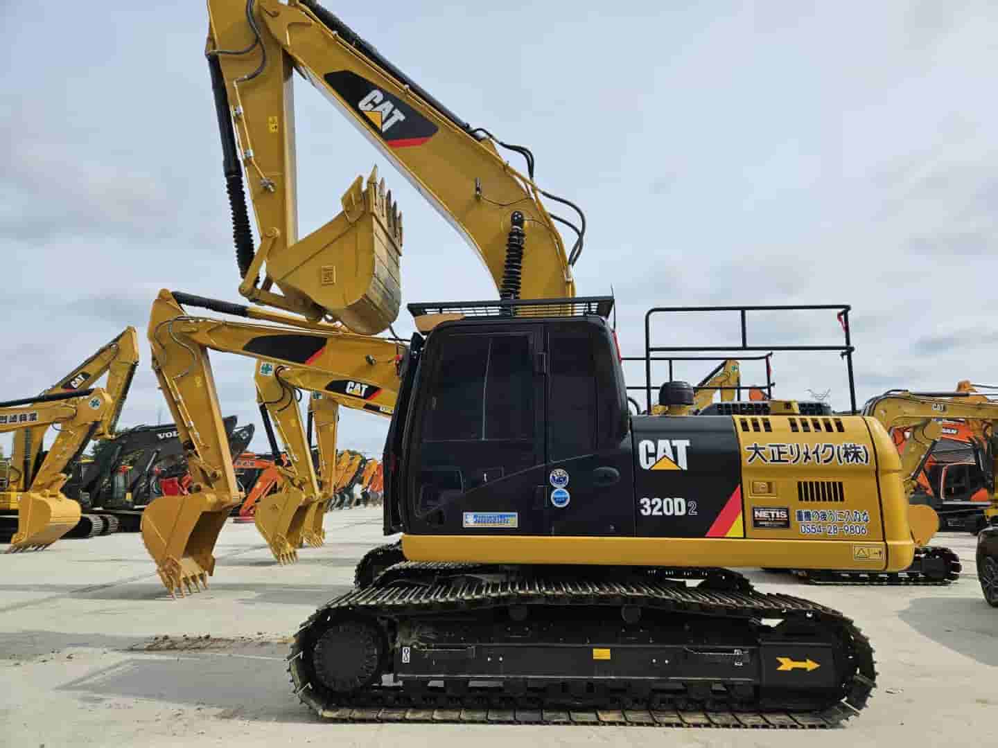 Caterpillar CAT320d2 excavator