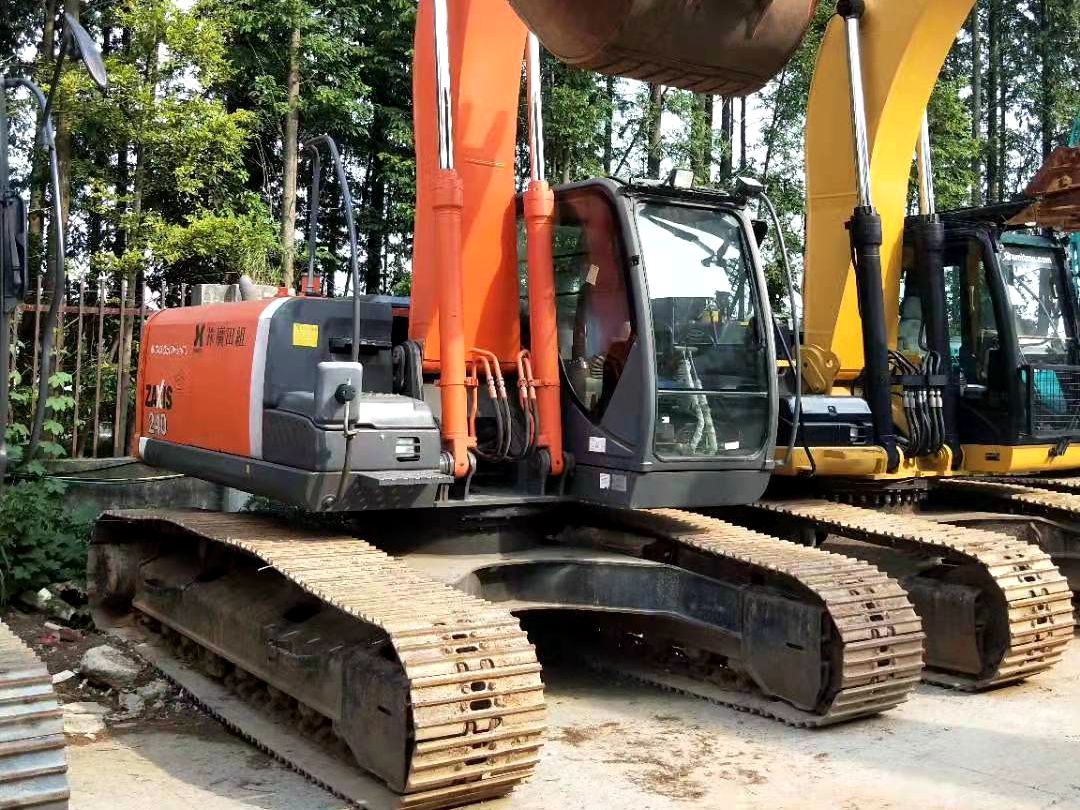 Hitachi ZX240-3 excavator