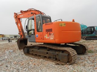 Hitachi ZX225US Excavator