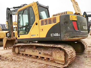 Volvo 140B Excavator